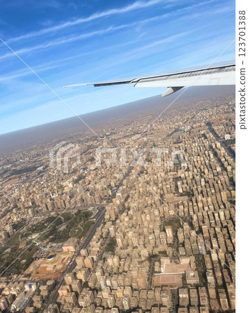 空拍照片,從飛機上看到的埃及城市景觀 空拍照片,從飛機上看到的埃及城市景觀 123701388