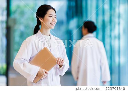 醫療團隊，女醫生，圖片提供：LINK FOREST 123701840