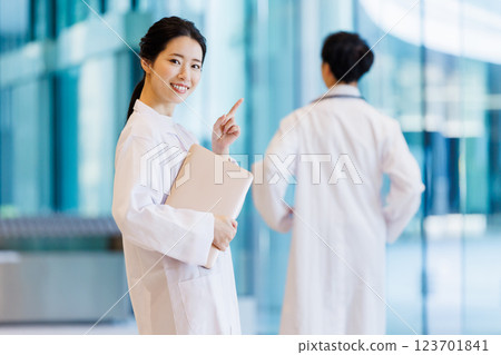 醫療團隊,女醫生,圖片提供:LINK FOREST 醫療團隊,女醫生,圖片提供:LINK FOREST 123701841