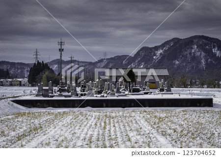 Countryside graveyard at Kawachimachi, Hakusan, Ishikawa, Japan 123704652