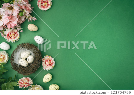 Happy Easter concept with easter eggs 123704799