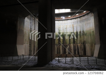 Underground Temple: The First Shaft of the Metropolitan Area Outer Underground Discharge Channel 123708062