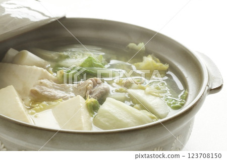 Chinese cabbage, tofu and meat hotpot 123708150