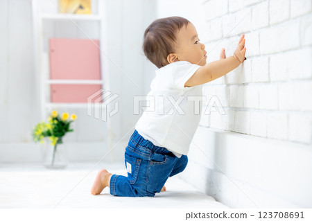 Baby standing smile 123708691