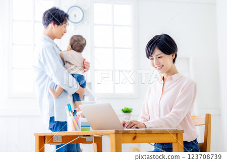 Telework male childcare 123708739