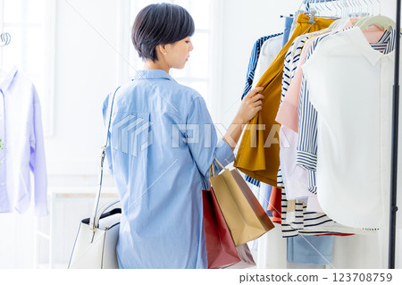 購物圖片返回 123708759