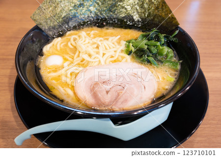 Delicious family-style ramen Delicious family-style ramen 123710101