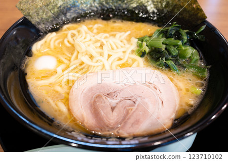 Delicious family-style ramen Delicious family-style ramen 123710102