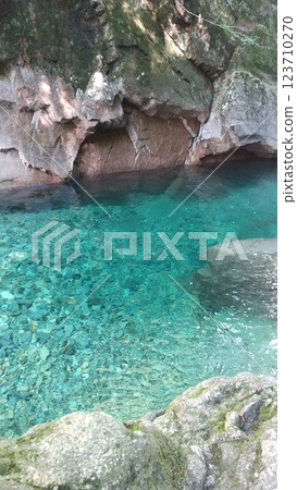 Kakizore Valley in summer! Clear flowing river [Nagano Prefecture] 123710270