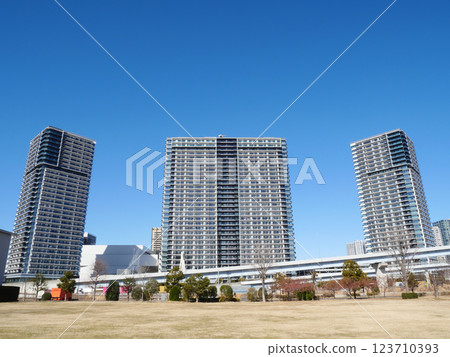 High-rise apartment buildings seen from the park | Ariake High-rise apartment buildings seen from the park | Ariake 123710393