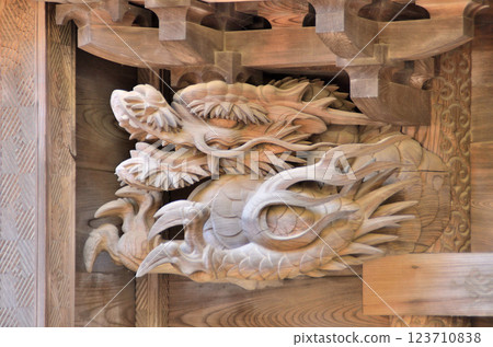 Yakyucho, Higashimatsuyama City, Saitama Prefecture. The guardian deity of the main hall of Yakyu Inari Shrine, a national important cultural property. 123710838