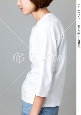 駝背的中年婦女 123711065