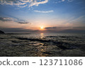 在海上日落 123711086