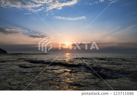 Sunset over the sea Sunset over the sea 123711086