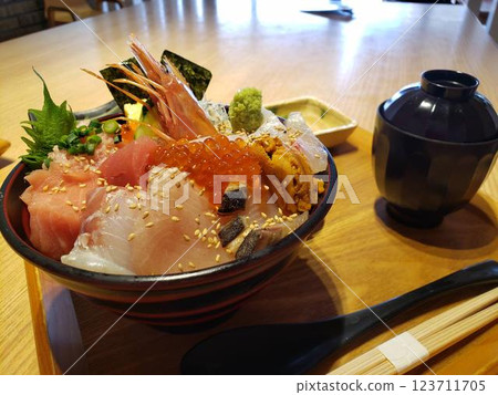 Seafood bowl and soup Seafood bowl and soup 123711705