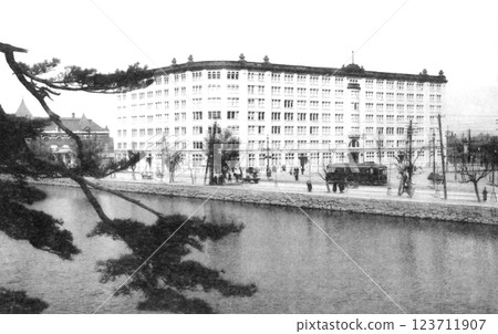 舊照片，1918-1923 年，東京，日比谷街和海上保險大樓（靠近現在的行幸通街） 123711907