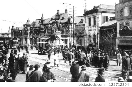 老照片 1918-1923 年，從舊中山道看到的東京神田鬚田町萬世橋站 123712294