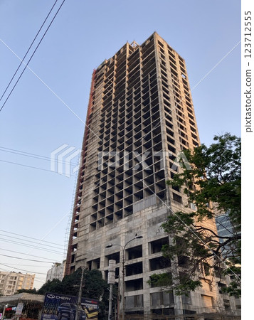 孟加拉達卡一座正在興建中的廢棄高層飯店 123712555