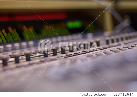 sound equipment at the concert 123712614