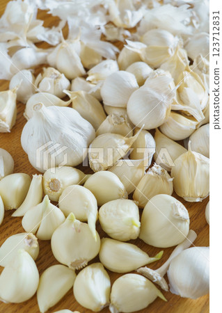 garlic garlic 123712831