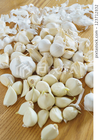 garlic  123712832