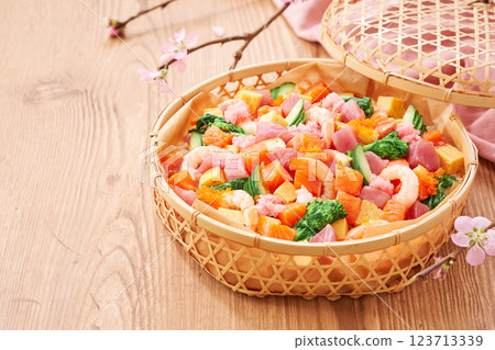 春季散壽司 - 適合女兒節和其他慶祝活動 123713339