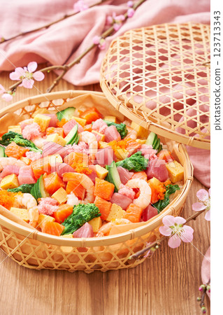 春季散壽司 - 適合女兒節和其他慶祝活動 春季散壽司 - 適合女兒節和其他慶祝活動 123713343