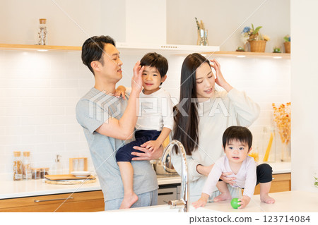 Family kitchen children 123714084