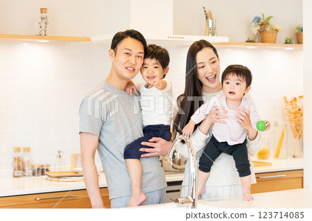 Family kitchen children Family kitchen children 123714085