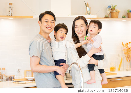 家庭廚房兒童 123714086