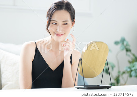 女性皮膚護理 123714572