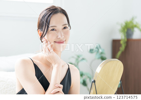 女性皮膚護理 123714575