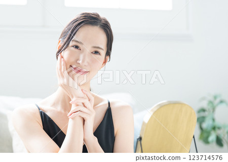 Young woman beauty image Young woman beauty image 123714576