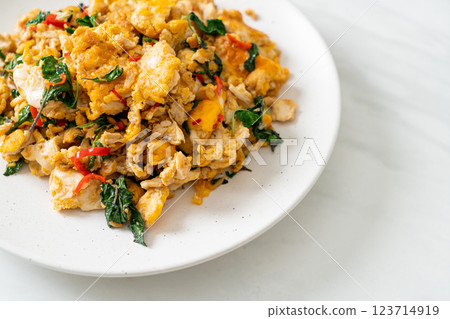 stir-fried egg with Thai basil and chilli 123714919