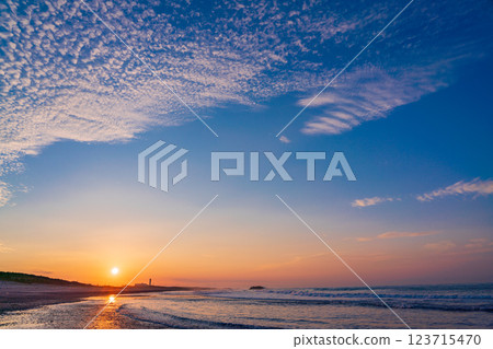 [Shizuoka Prefecture] Nakatajima Sand Dunes, Sunrise 123715470