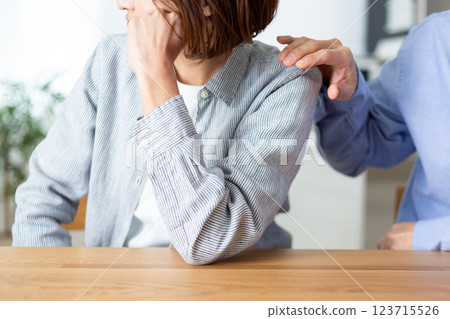 中間夫婦打架戰鬥 123715526