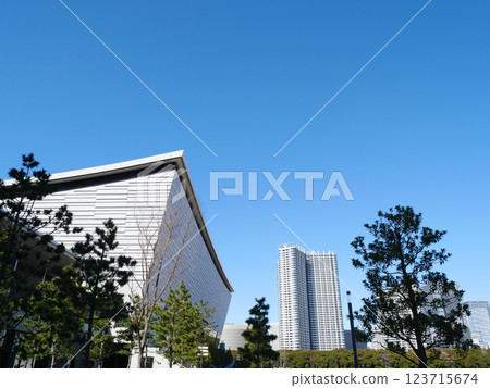 Buildings that stand out against the blue sky | Ariake Buildings that stand out against the blue sky | Ariake 123715674