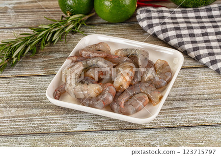 Raw peeled shrimp for cooking 123715797