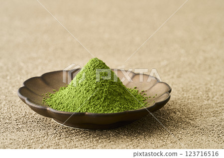 Matcha and green tea on a plate 123716516
