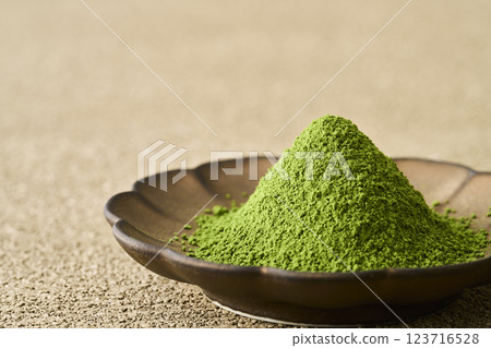 Matcha and green tea on a plate 123716528