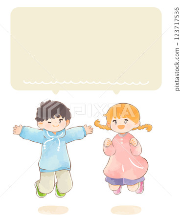跳躍的孩子和泡泡男孩和女孩 123717536