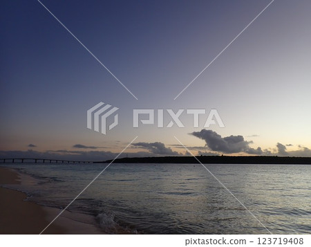 Yonaha Sunset 123719408