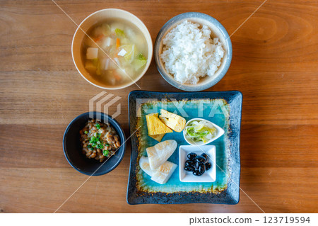 A standard Japanese breakfast menu and miso soup A standard Japanese breakfast menu and miso soup 123719594