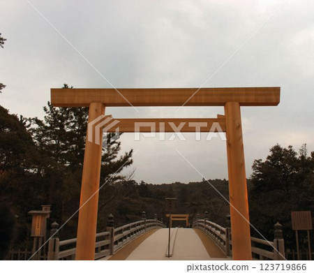 Ise shrine Uji Bridge torii Ise shrine Uji Bridge torii 123719866