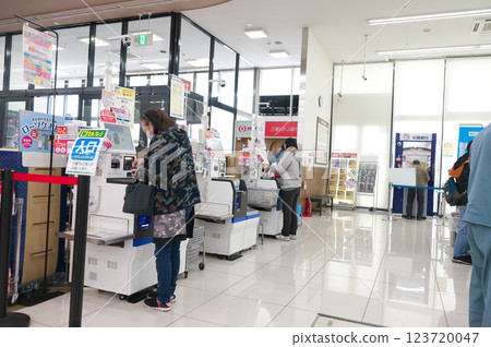 二月：超市購物、物價上漲對家庭預算造成壓力 123720047