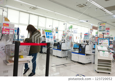 二月:超市購物、物價上漲對家庭預算造成壓力 二月:超市購物、物價上漲對家庭預算造成壓力 123720052