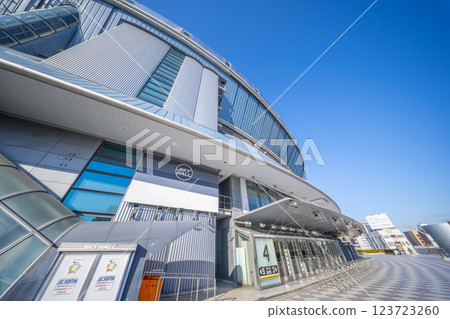 Kyocera Dome Osaka on a sunny day (Osaka Dome) Kyocera Dome Osaka on a sunny day (Osaka Dome) 123723260