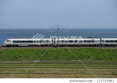 運行於湖西線的683系列特快列車Thunderbird 123723961