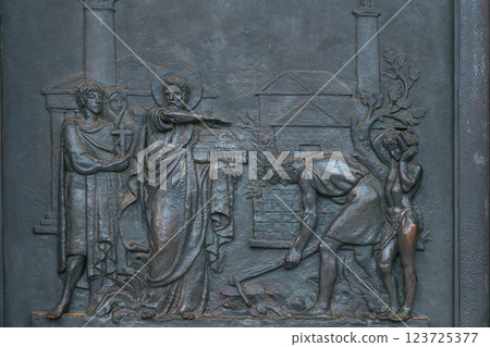 bronze sculptures 123725377