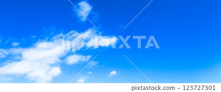 藍天白雲的簡單風景 123727301